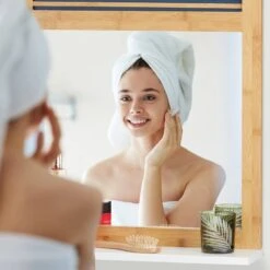 Miroir Mural Bois Avec Tablette Blanche -Komar || Wenko || Amadeus Soldes Magasin 0fc1197a41c5464583ccee50dfe2e1c4