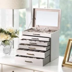 Songmics Boîte à Bijoux La Chapelle IV -Komar || Wenko || Amadeus Soldes Magasin 1000254993 210326 08451600609 MOOD DETAILS P000000001000254993 mood