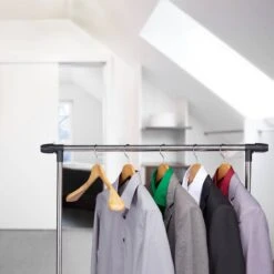 Cintre épaule Large Set De 10 Nature -Komar || Wenko || Amadeus Soldes Magasin 16a02d5dcc524c9b8398fc3ed561b3e7