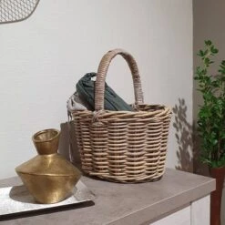Panier Avec Anse En Kubu Naturel Tressé -Komar || Wenko || Amadeus Soldes Magasin 4daeadef0112447fb2c6a97d9d7a4533