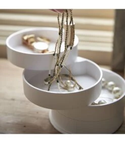 Yamazaki Boîte à Bijoux Avec 4 Niveaux Tournants -Komar || Wenko || Amadeus Soldes Magasin 6720d8d5d71749f0a904636c66fcd31c
