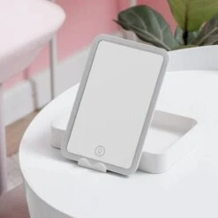 BELLE Coffret De Beauté Avec Miroir LED -Komar || Wenko || Amadeus Soldes Magasin 701d4551a46f4461b492493f6886da0a