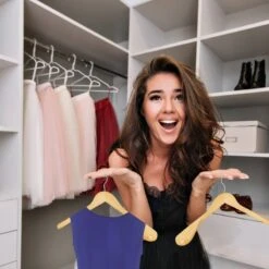 Cintre épaule Large Set De 10 -Komar || Wenko || Amadeus Soldes Magasin a2453f4569974aec9a253b8a78be2a58 1