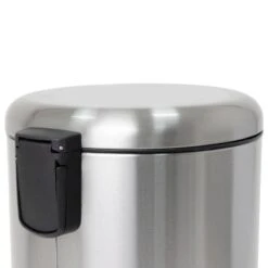 Poubelle De Salle De Bain à Pédale URBAN -Komar || Wenko || Amadeus Soldes Magasin c7a609a1be394b50a6944ca484ee5d3d