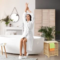 Panier à Linge Avec Siège En Bois -Komar || Wenko || Amadeus Soldes Magasin d49596d6af354f31848e69eee31dbce4